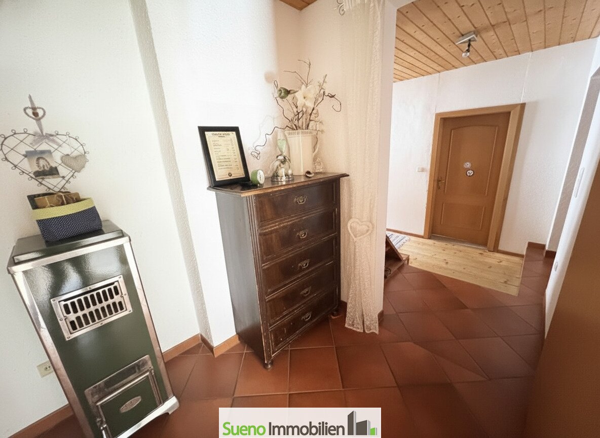 vorhaus 1.stock mit tuer gerade aus in ein durchgangszimmer in ein schlafzimmer